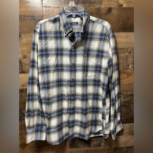 IZOD Men’s Plaid Flannel Button-Up Shirt – Large – Blue / Tan – Long Sleeve